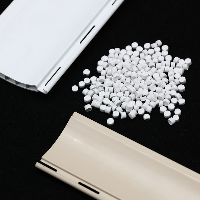 Profilo di plastica duro dell'estrusione delle palline del PVC 1.6g/Cm3 0