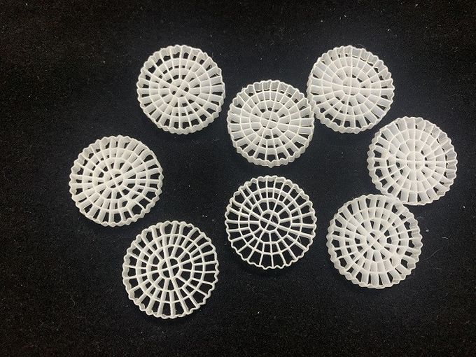 Corpo filtrante trattato del polietilene dell'acqua di scarico industriale 11X7mm 1